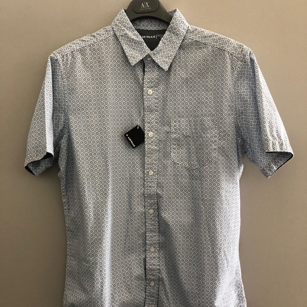 Brand New Airwalk button up short sleeve shirt M